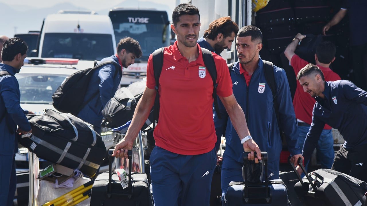 Sardar Azmoun Supports Iran Players After World Cup Squad Exclusion